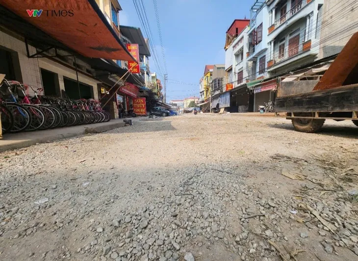 Vĩnh Phúc: Một tuyến đường thi công gần 2 năm chưa xong 1km - Ảnh 5. Vĩnh Phúc: Một tuyến đường thi công gần 2 năm chưa xong 1km - Ảnh 5.