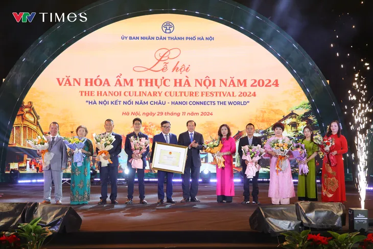 Khai mạc Lễ hội văn hóa ẩm thực Hà Nội năm 2024: Hà Nội kết nối năm châu - Ảnh 4. Khai mạc Lễ hội văn hóa ẩm thực Hà Nội năm 2024: Hà Nội kết nối năm châu - Ảnh 4.
