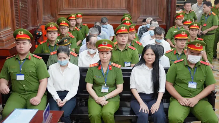 “Bà trùm” Công ty Xuyên Việt Oil Mai Thị Hồng Hạnh lãnh 30 năm tù - Ảnh 1. “Bà trùm” Công ty Xuyên Việt Oil Mai Thị Hồng Hạnh lãnh 30 năm tù - Ảnh 1.