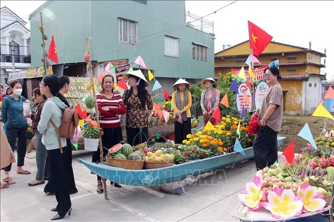 Cần Thơ: Tăng sức hút cho Chợ nổi Cái Răng - Ảnh 4. Cần Thơ: Tăng sức hút cho Chợ nổi Cái Răng - Ảnh 4.