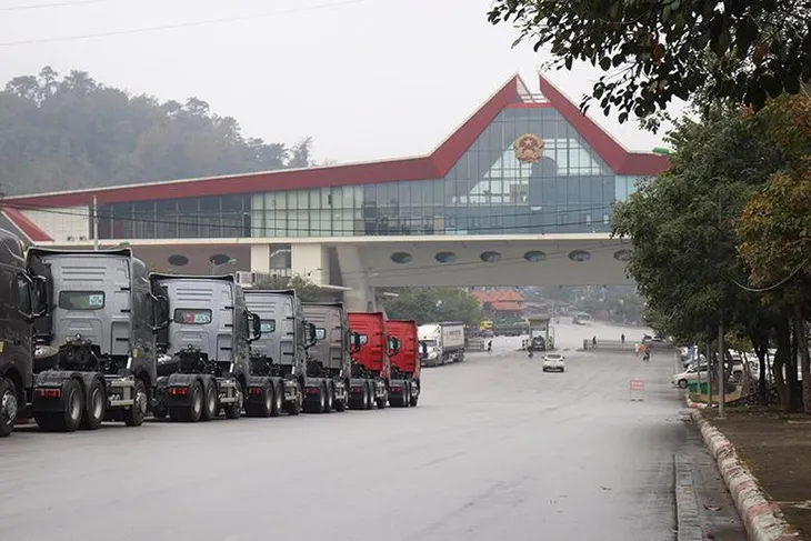 Nâng cao năng lực thông quan tại các cửa khẩu đường bộ - Ảnh 1. Nâng cao năng lực thông quan tại các cửa khẩu đường bộ - Ảnh 1.