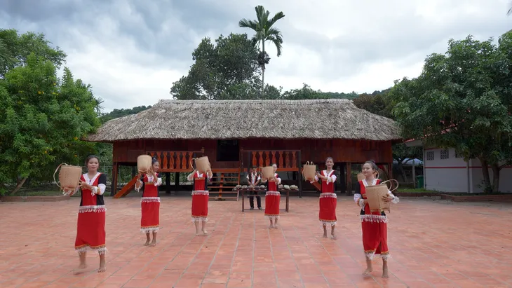 Khánh Sơn: Đánh thức tiềm năng du lịch cộng đồng nơi thôn Hòn Dung - Ảnh 2. Khánh Sơn: Đánh thức tiềm năng du lịch cộng đồng nơi thôn Hòn Dung - Ảnh 2.