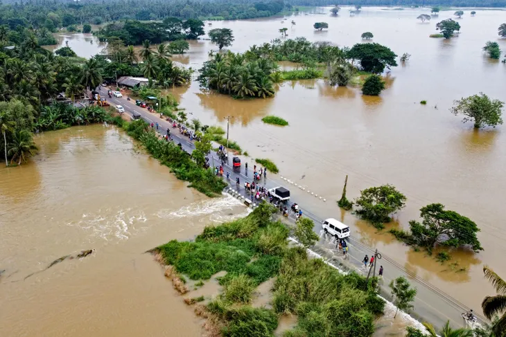Bão Fengal khiến 19 người thiệt mạng ở Ấn Độ và Sri Lanka - Ảnh 1. Bão Fengal khiến 19 người thiệt mạng ở Ấn Độ và Sri Lanka - Ảnh 1.