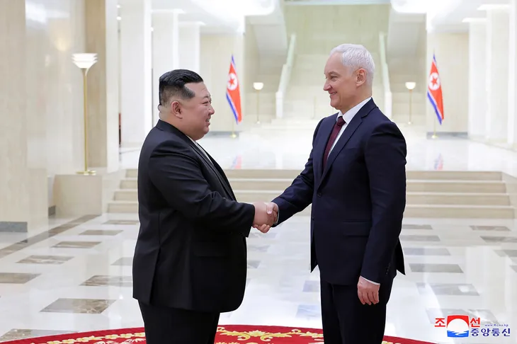 Chủ tịch Kim Jong-un: Triều Tiên sẽ luôn sát cánh cùng Nga - Ảnh 1. Chủ tịch Kim Jong-un: Triều Tiên sẽ luôn sát cánh cùng Nga - Ảnh 1.