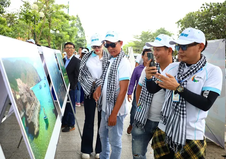 Trưng bày ảnh du lịch Quy Nhơn–Bình Định tại TP Cần Thơ - Ảnh 2. Trưng bày ảnh du lịch Quy Nhơn–Bình Định tại TP Cần Thơ - Ảnh 2.