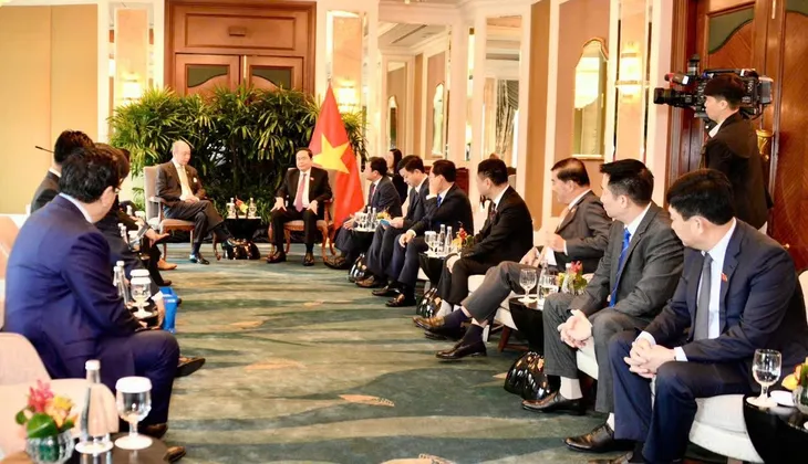 Chủ tịch Quốc hội Trần Thanh Mẫn tiếp Lãnh đạo Ngân hàng United Overseas - Ảnh 2. Chủ tịch Quốc hội Trần Thanh Mẫn tiếp Lãnh đạo Ngân hàng United Overseas - Ảnh 2.