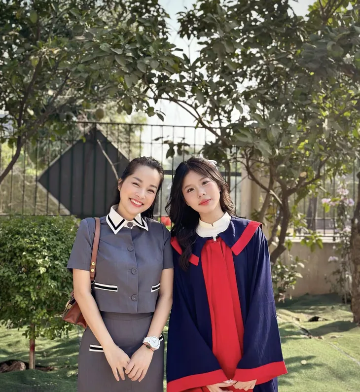 Minh Hường Vàng Anh khoe con gái con gái xinh đẹp, Hoa hậu Đỗ Mỹ Linh hé lộ cách gọi chồng con đặc biệt - Ảnh 1. Minh Hường Vàng Anh khoe con gái con gái xinh đẹp, Hoa hậu Đỗ Mỹ Linh hé lộ cách gọi chồng con đặc biệt - Ảnh 1.