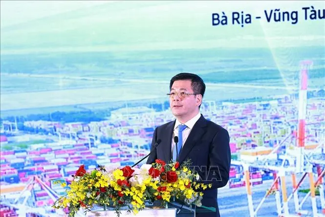 Thủ tướng Phạm Minh Chính dự Diễn đàn Logistics Việt Nam năm 2024 - Ảnh 2. Thủ tướng Phạm Minh Chính dự Diễn đàn Logistics Việt Nam năm 2024 - Ảnh 2.