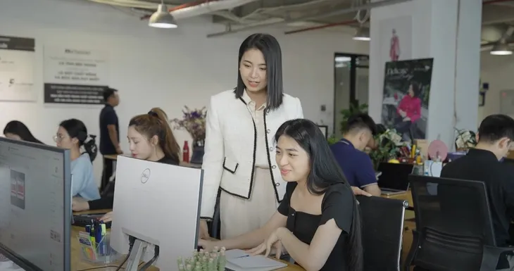 Cơ hội cho ai - Tập 4: Lộ diện nữ sinh viên năm 4 quá tài năng - Ảnh 5. Cơ hội cho ai - Tập 4: Lộ diện nữ sinh viên năm 4 quá tài năng - Ảnh 5.
