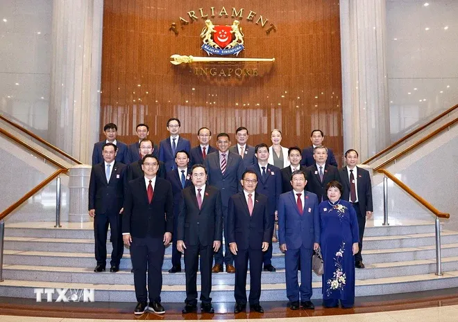 Việt Nam và Singapore chia sẻ lợi ích và tầm nhìn chiến lược chung - Ảnh 2. Việt Nam và Singapore chia sẻ lợi ích và tầm nhìn chiến lược chung - Ảnh 2.