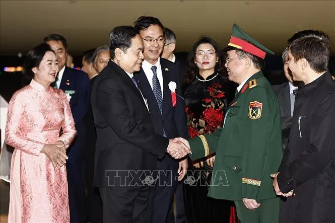 Chủ tịch Quốc hội Trần Thanh Mẫn và Phu nhân bắt đầu thăm chính thức Nhật Bản - Ảnh 2. Chủ tịch Quốc hội Trần Thanh Mẫn và Phu nhân bắt đầu thăm chính thức Nhật Bản - Ảnh 2.