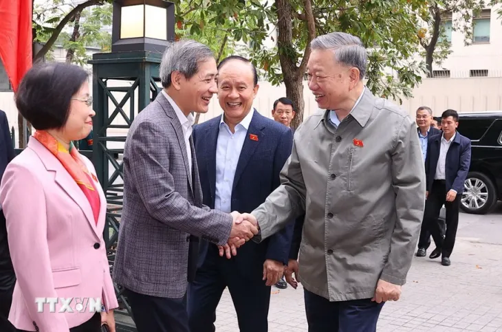 Tổng Bí thư Tô Lâm tiếp xúc cử tri Hà Nội - Ảnh 1. Tổng Bí thư Tô Lâm tiếp xúc cử tri Hà Nội - Ảnh 1.