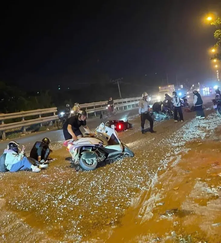 Hà Nội: Xử phạt nhà thầu thi công 12 triệu đồng do không bảo đảm an toàn giao thông - Ảnh 1. Hà Nội: Xử phạt nhà thầu thi công 12 triệu đồng do không bảo đảm an toàn giao thông - Ảnh 1.