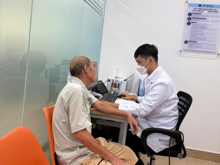 Đảm bảo an toàn tiêm chủng, FPT Long Châu mạnh tay đầu tư vào công nghệ thông minh trong vận hành tiêm chủng - Ảnh 2. Đảm bảo an toàn tiêm chủng, FPT Long Châu mạnh tay đầu tư vào công nghệ thông minh trong vận hành tiêm chủng - Ảnh 2.