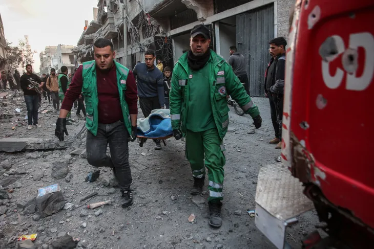 Israel sát hại 23 người ở miền Bắc, ra lệnh sơ tán ở phía Nam Gaza - Ảnh 1. Israel sát hại 23 người ở miền Bắc, ra lệnh sơ tán ở phía Nam Gaza - Ảnh 1.