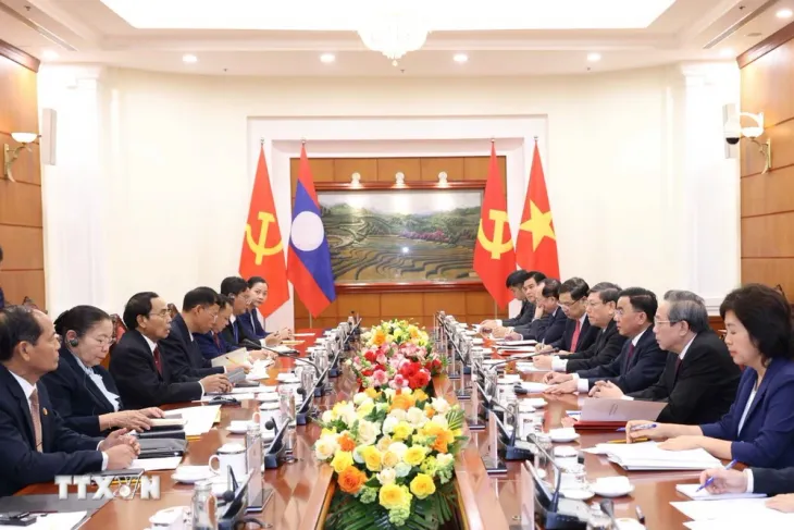 Thường trực Ban Bí thư Trần Cẩm Tú hội đàm với Thường trực Ban Bí thư, Phó Chủ tịch nước Lào - Ảnh 1. Thường trực Ban Bí thư Trần Cẩm Tú hội đàm với Thường trực Ban Bí thư, Phó Chủ tịch nước Lào - Ảnh 1.