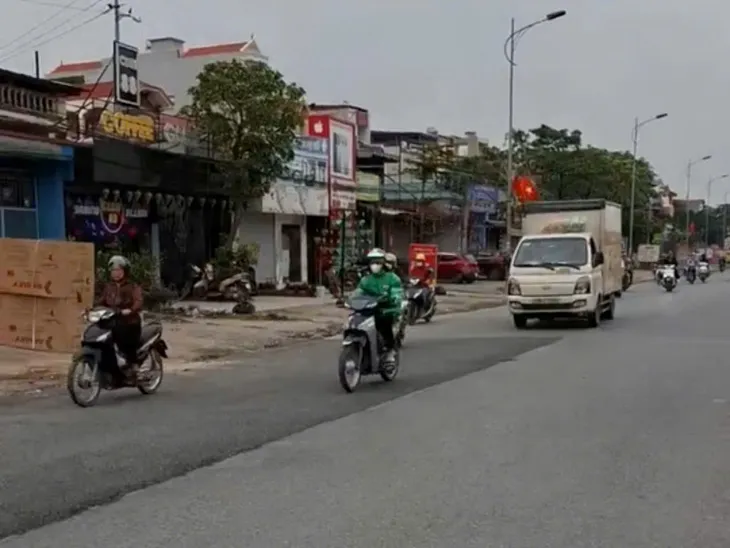 Hà Nội: Xử phạt nhà thầu thi công 12 triệu đồng do không bảo đảm an toàn giao thông - Ảnh 3. Hà Nội: Xử phạt nhà thầu thi công 12 triệu đồng do không bảo đảm an toàn giao thông - Ảnh 3.