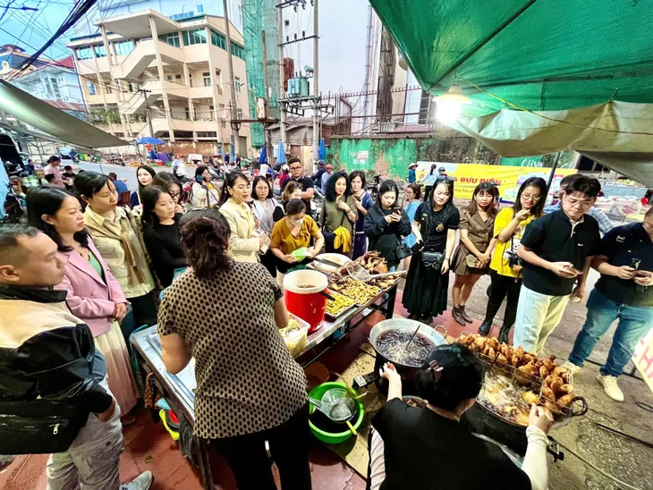 Lạng Sơn công bố sản phẩm du lịch ẩm thực - Ảnh 1. Lạng Sơn công bố sản phẩm du lịch ẩm thực - Ảnh 1.