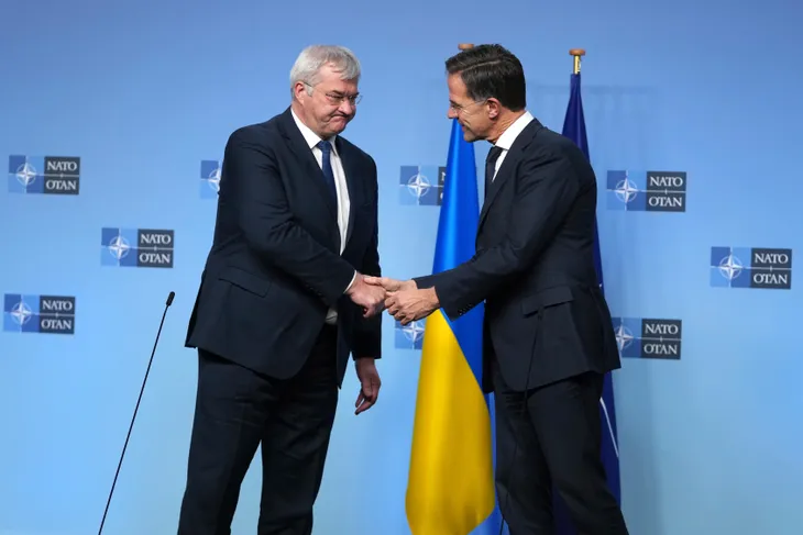 NATO ưu tiên hỗ trợ Ukraine bảo vệ cơ sở hạ tầng - Ảnh 1. NATO ưu tiên hỗ trợ Ukraine bảo vệ cơ sở hạ tầng - Ảnh 1.
