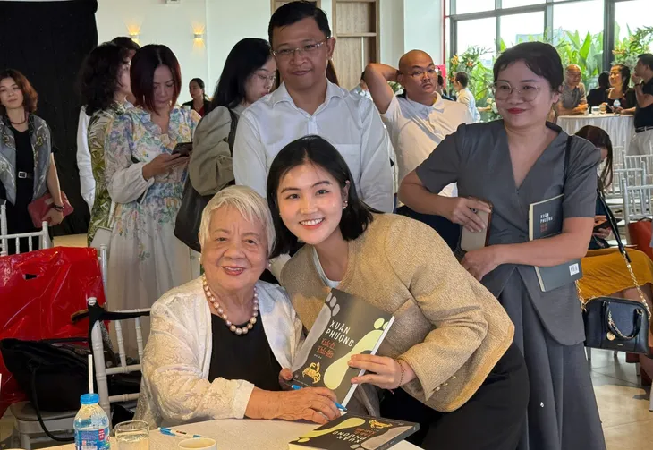 Đạo diễn Xuân Phượng nằm trong top “100 người phụ nữ truyền cảm hứng nhất năm 2024” do BBC bình chọn - Ảnh 2. Đạo diễn Xuân Phượng nằm trong top “100 người phụ nữ truyền cảm hứng nhất năm 2024” do BBC bình chọn - Ảnh 2.