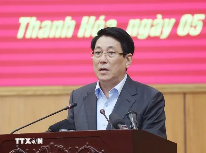 Chủ tịch nước: Tỉnh Thanh Hóa cần tháo gỡ các điểm nghẽn, rào cản cho phát triển - Ảnh 3. Chủ tịch nước: Tỉnh Thanh Hóa cần tháo gỡ các điểm nghẽn, rào cản cho phát triển - Ảnh 3.