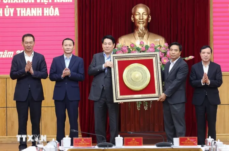 Chủ tịch nước: Tỉnh Thanh Hóa cần tháo gỡ các điểm nghẽn, rào cản cho phát triển - Ảnh 1. Chủ tịch nước: Tỉnh Thanh Hóa cần tháo gỡ các điểm nghẽn, rào cản cho phát triển - Ảnh 1.