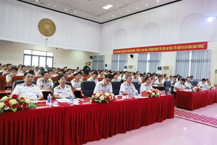 Vùng 3 Hải quân: Góp phần giữ vững môi trường hòa bình, ổn định trên biển - Ảnh 1.