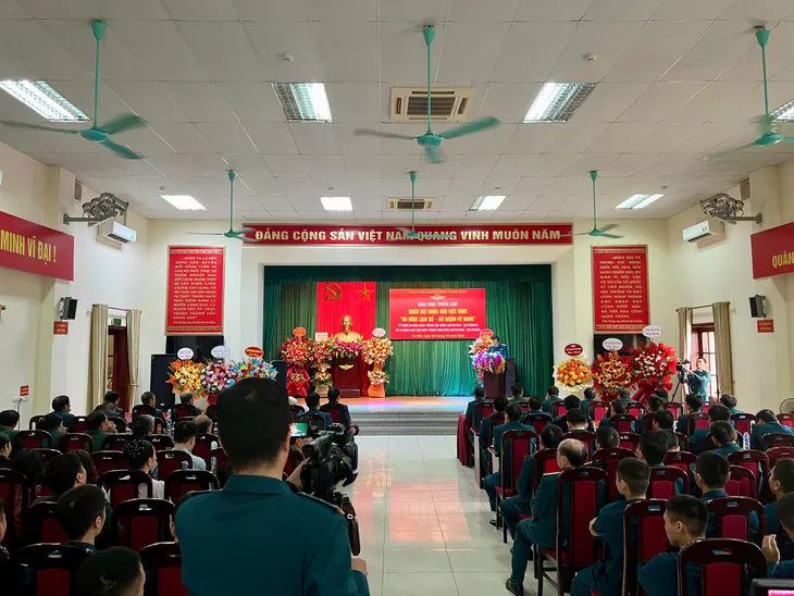 Khai mạc triển lãm chuyên đề 80 năm lịch sử - Sứ mệnh vẻ vang - Ảnh 1. Khai mạc triển lãm chuyên đề 80 năm lịch sử - Sứ mệnh vẻ vang - Ảnh 1.