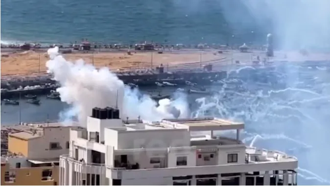 Israel tạo vùng đệm ở Lebanon bằng cách ném bom phosphor trắng - Ảnh 1. Israel tạo vùng đệm ở Lebanon bằng cách ném bom phosphor trắng - Ảnh 1.