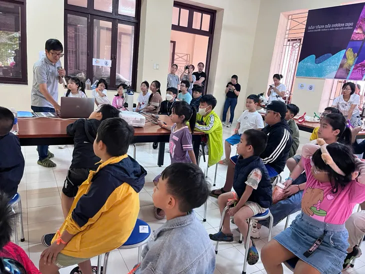 Gieo mầm ý thức bảo vệ biển cả Câu chuyện của San hô - Ảnh 2. Gieo mầm ý thức bảo vệ biển cả Câu chuyện của San hô - Ảnh 2.
