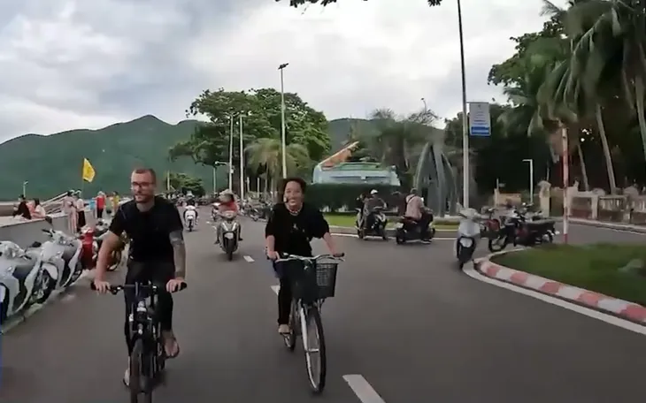 Cô gái người Áo gốc Việt và tình yêu biển đảo quê hương - Ảnh 1. Cô gái người Áo gốc Việt và tình yêu biển đảo quê hương - Ảnh 1.