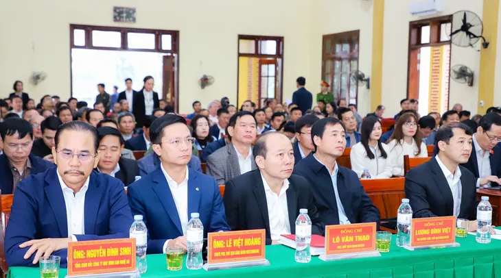 Chủ tịch Ủy ban Trung ương MTTQ Việt Nam Đỗ Văn Chiến hội tiếp xúc cử tri tại Nghệ An - Ảnh 3. Chủ tịch Ủy ban Trung ương MTTQ Việt Nam Đỗ Văn Chiến hội tiếp xúc cử tri tại Nghệ An - Ảnh 3.