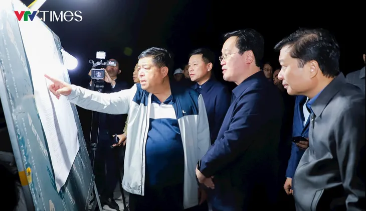 Bộ trưởng Bộ Kế hoạch - Đầu tư kiểm tra tiến độ đường ven biển đoạn qua Nghệ An - Ảnh 2. Bộ trưởng Bộ Kế hoạch - Đầu tư kiểm tra tiến độ đường ven biển đoạn qua Nghệ An - Ảnh 2.