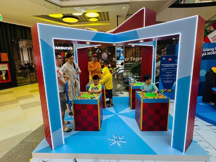 Giáng sinh Lego – Khơi dậy sáng tạo cho bé - Ảnh 2.