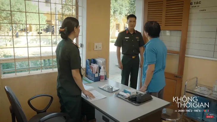 Không thời gian - Tập 7: Người dân bức xúc làm loạn bệnh xá - Ảnh 1. Không thời gian - Tập 7: Người dân bức xúc làm loạn bệnh xá - Ảnh 1.