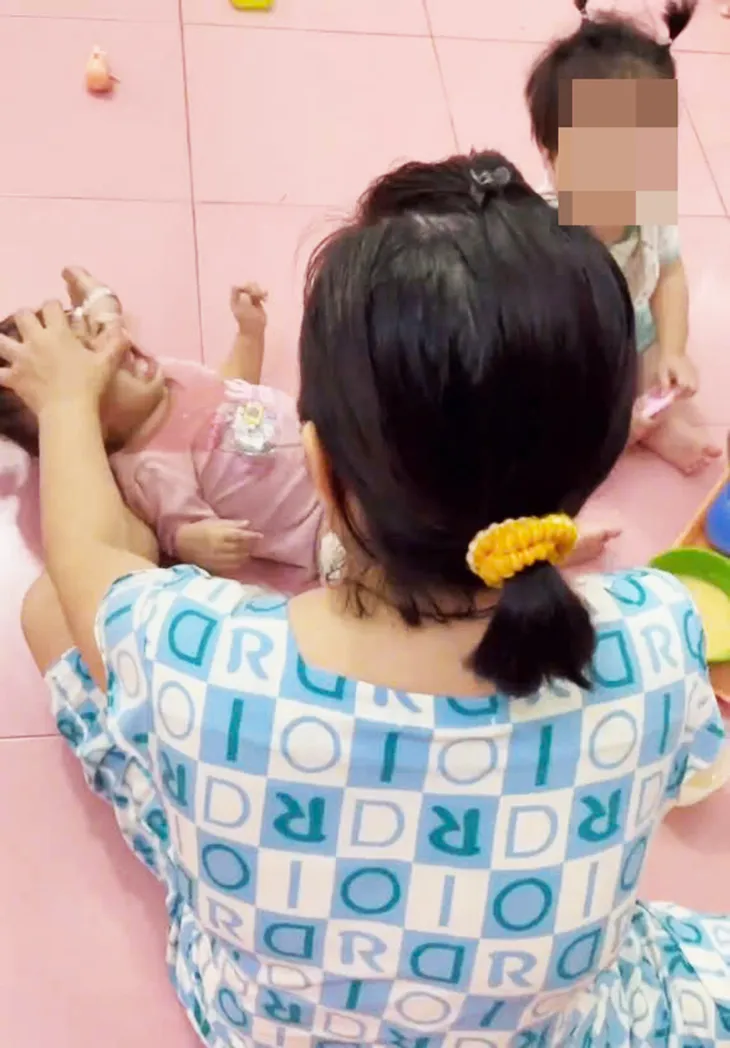Tạm giữ người phụ nữ nghi bạo hành bé 1 tuổi ở TP Vũng Tàu - Ảnh 1.
