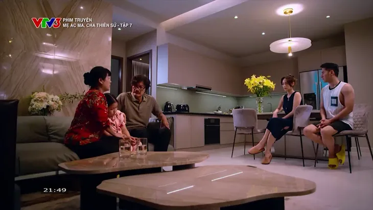 Mẹ ác ma, cha thiên sứ - Tập 7: Cả nhà ăn rau để con học trường nhà giàu - Ảnh 2. Mẹ ác ma, cha thiên sứ - Tập 7: Cả nhà ăn rau để con học trường nhà giàu - Ảnh 2.