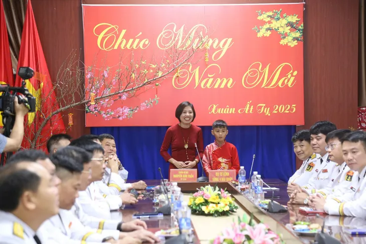 Ấm lòng hoạt động chúc Tết trực tuyến với quần đảo Trường Sa - Ảnh 1.