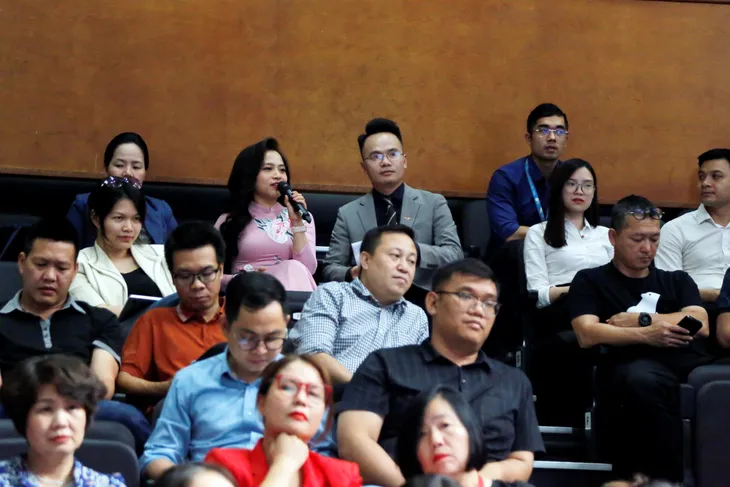 100 giây: Chân dung người làm báo giữa thời đại số - Ảnh 8.