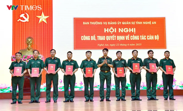 Nghệ An: Công bố Quyết định giải thể Ban Chỉ huy Quân sự cấp huyện - Ảnh 3.