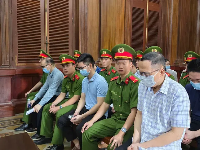 Xét xử cựu Giám đốc Trung tâm Lý lịch tư pháp nhận hối lộ hơn 40 tỷ đồng - Ảnh 1.