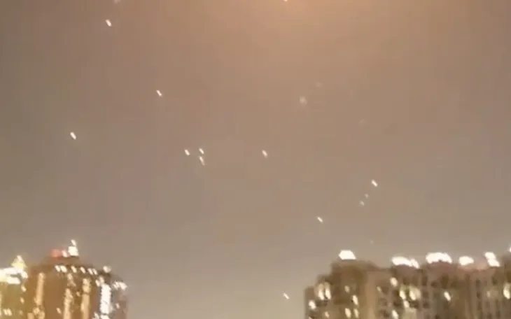 Hệ thống phòng không được kích hoạt ở Doha. (Ảnh: Telegraph)