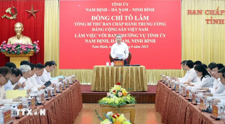 Tổng Bí thư Tô Lâm: Kiến tạo một không gian phát triển hiện đại và năng động với Ninh Bình giữ vai trò trung tâm- Ảnh 2. Tổng Bí thư Tô Lâm: Kiến tạo một không gian phát triển hiện đại và năng động với Ninh Bình giữ vai trò trung tâm- Ảnh 2.