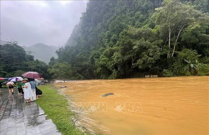 Cao Bằng: Chủ động ứng phó với mưa lớn, nguy cơ xảy ra lũ quét, sạt lở  - Ảnh 1.