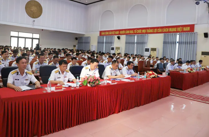 Vùng 3 Hải quân: Không để bị động, bất ngờ, bảo vệ vững chắc chủ quyền vùng biển được phân công. - Ảnh 2.