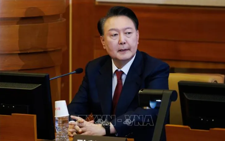 Cựu Tổng thống Yoon Suk Yeol tại Tòa án Hiến pháp ở thủ đô Seoul, Hàn Quốc, ngày 23/1 (Ảnh: THX/TTXVN) Cựu Tổng thống Yoon Suk Yeol tại Tòa án Hiến pháp ở thủ đô Seoul, Hàn Quốc, ngày 23/1 (Ảnh: THX/TTXVN)