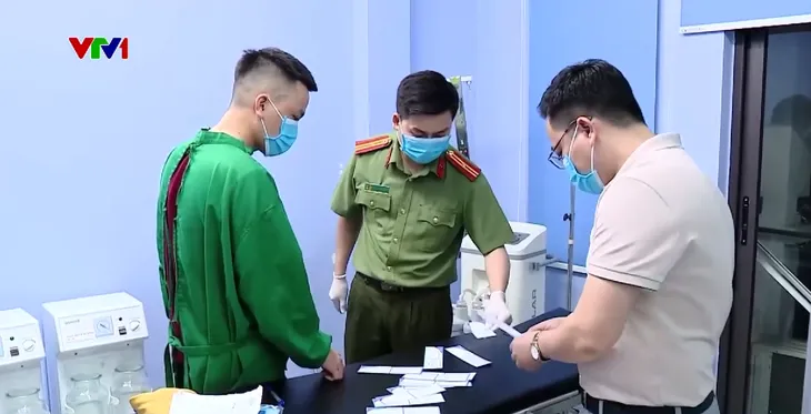 Hà Nội: Phát hiện cơ sở thẩm mỹ trái phép hút mỡ cho hàng trăm người  - Ảnh 10.