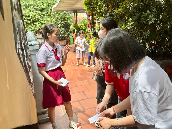 Muôn kiểu cầu may trước kỳ thi - Ảnh 5.