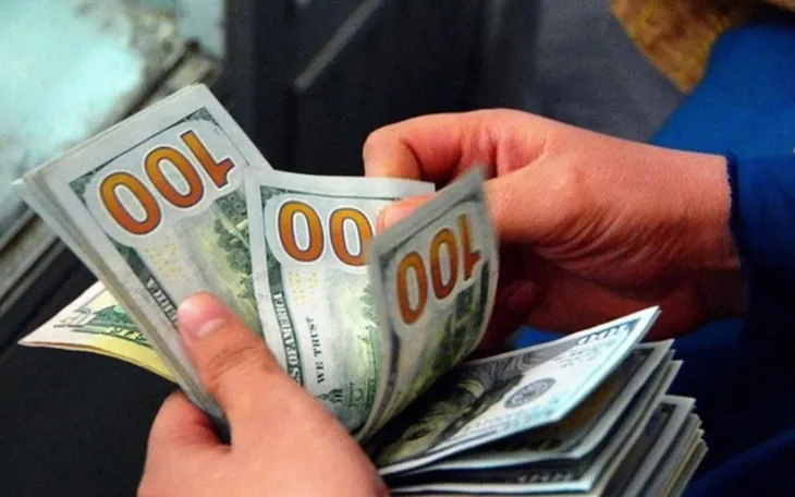 Giá bán USD ngân hàng vượt mốc 26.300 đồng