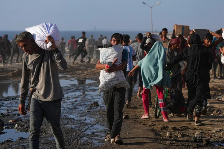 Thêm ít nhất 40 người Palestine thiệt mạng khi tìm kiếm cứu trợ ở Gaza - Ảnh 1. Thêm ít nhất 40 người Palestine thiệt mạng khi tìm kiếm cứu trợ ở Gaza - Ảnh 1.
